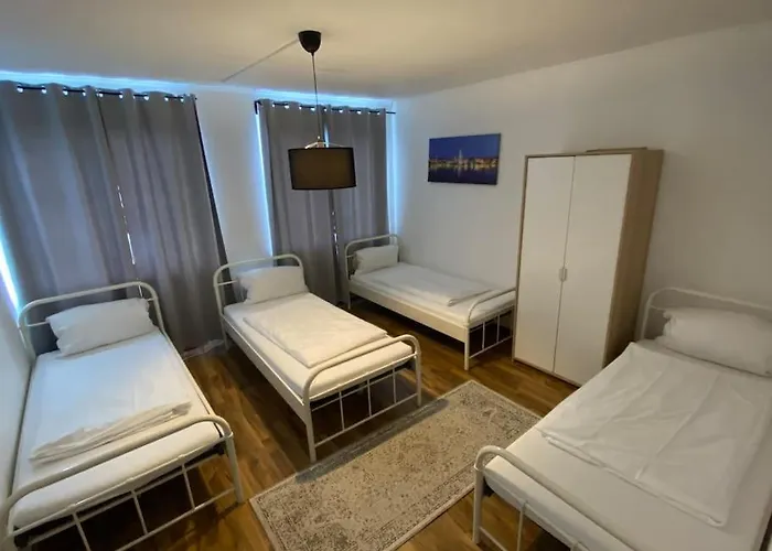 Sued- 5 Zimmer_15 Personen _ Komplett_eingerichtet
